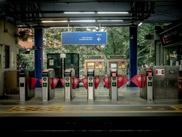 Amidst a thrilling descent, players find excitement and fortune as plinko transforms chance into rew
