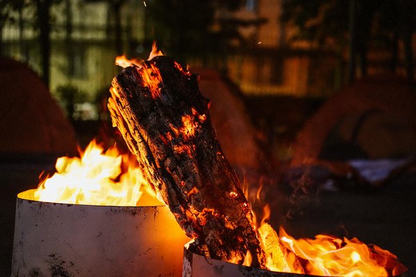 Frissons garantis sur la route ardente du succès au cœur du Chicken Road casino !