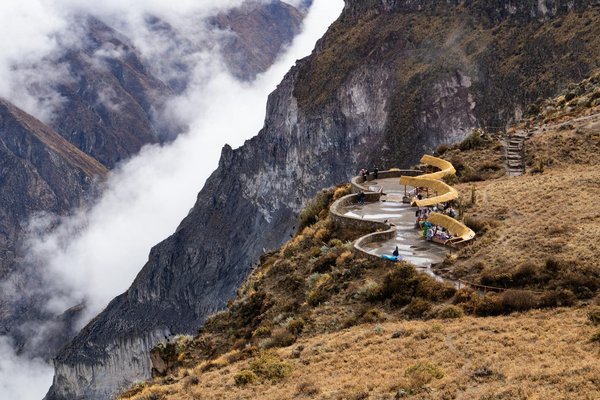 Excitement comes alive as players navigate the unique challenges of the plinko online game, where ev